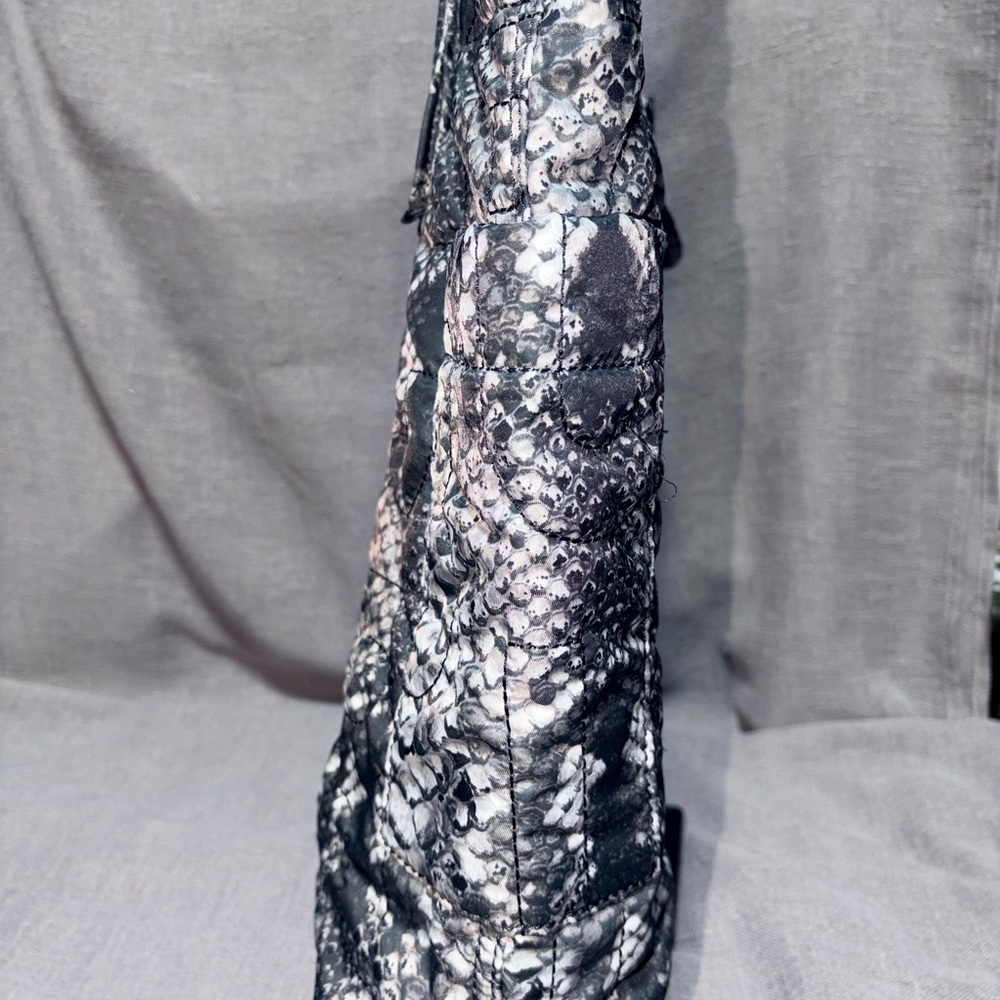 Marc Jacobs Monochrome Snake Print Tote - Picture 5 of 5